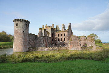 Fototapeta na wymiar Caerlaverock Castle, Scotland