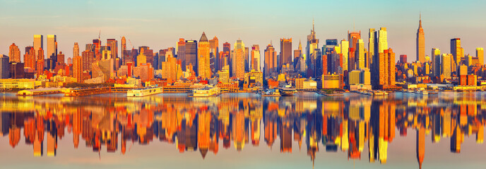 Manhattan skyline at sunny evening, New York