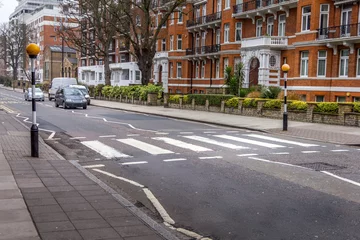 Deurstickers Abbey road crossroad, London, UK © TravelWorld