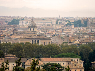 Fototapeta na wymiar Vista di Roma dalla Basilica di San Pietro 473