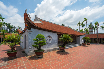 Fototapeta premium But Thap pagoda, the old temple found in 1037 in Thuan Thanh, Bac Ninh, Vietnam