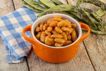 White bean in tomato sauce