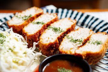 Tenderloin cutlet in delivery container
