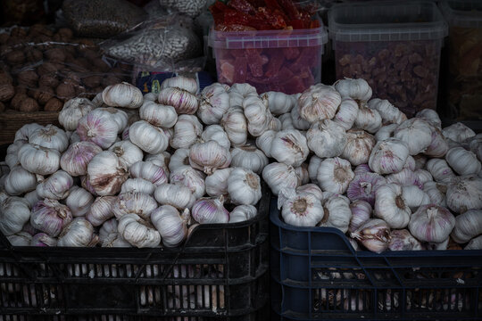 garlic in a market