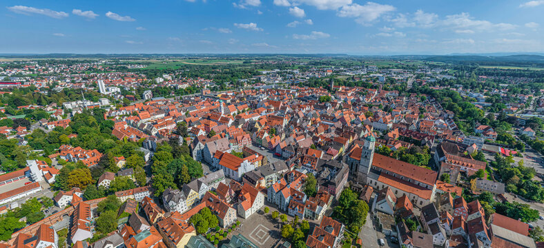 Die Innenstadt von Memmingen in der schw&auml;bischen Region Donau-Iller im Luftbild