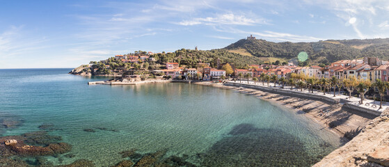 Panorama de la plage de Port d'Avall à collioure (66190) France