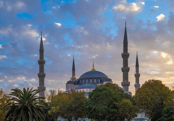 Fototapeta na wymiar Süleymaniye Mosque during sunset, Istanbul, Turkey (Türkiye)