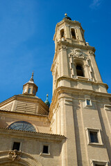 Fototapeta premium Basilica Cathedral of the Virgen del Pilar in Zaragoza