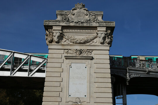 Paris - M&eacute;tro A&eacute;rien - Pilier du Viaduc d'Austerlitz