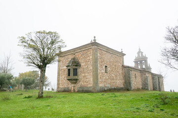 Fototapeta na wymiar Ermita del Castillo de Fariza en un día de niebla, Arribes del Duero, Zamora, Castilla y León