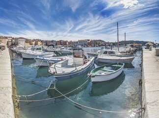 Fototapeta na wymiar Image of the marina of the Croatian port city of Rovinj