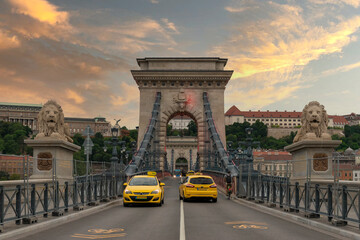 Fototapeta na wymiar Hungarian bridge