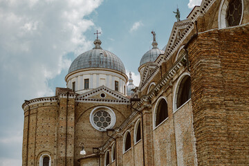 Obraz premium Old cathedral n the old town of Padova, Italy.