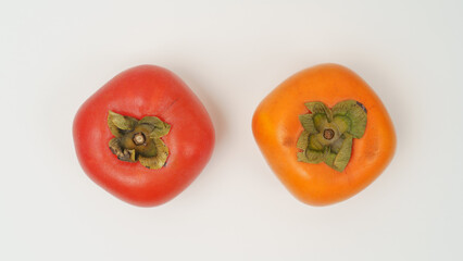 熟れた柿と通常の柿　比較