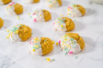 Obraz na płótnie Canvas Easter Lemon Cookies with White Chocolate