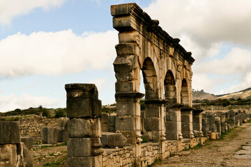 Il sito archelogico dell'antica città romana di Volubilis, nei pressi di Mekness. Marocco - obrazy, fototapety, plakaty