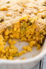 Macaroni and cheese with broccoli