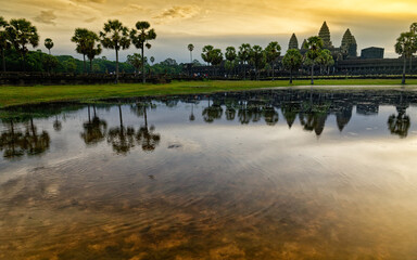 Temple d'Angkor at dawn