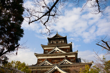 Schloss in Hiroshima am Tag