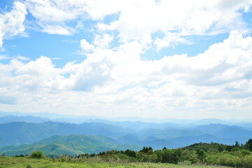 Fototapeta na wymiar 茶臼山高原山頂からの眺め（愛知県）