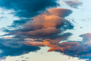 Chmury o zachdzie słońca, Clouds at sunset. - obrazy, fototapety, plakaty