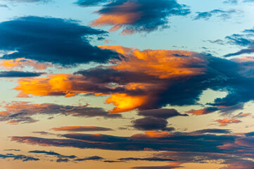 Chmury o zachdzie słońca, Clouds at sunset.