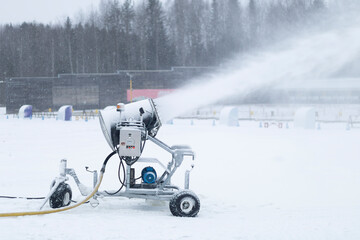 Artificial snow.A cannon for making artificial snow.