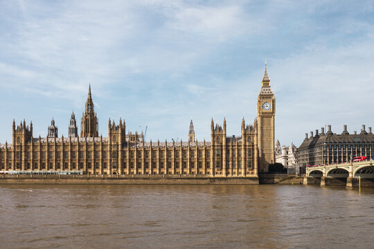 Iconic view of the Houses of Parliament and Big Ben in London