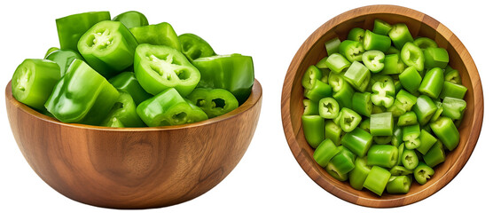 Green bell pepper pieces in a wooden bowl isolated on a transparent background, vegetable bundle - obrazy, fototapety, plakaty