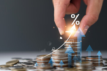 Interest rate increase concept. Businessman show  percentage and up arrow investment, Interest rate increase, business hike growth, stocks, mutual fund, high exchange rate. Long term investment - obrazy, fototapety, plakaty