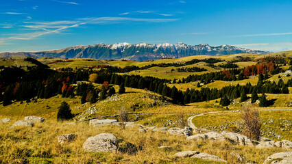 Altopiano di Lessinia. Panorama autunnale sui pascoli e le malghe. Provincia di Verona.Veneto, Italia