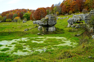 Foliage d'autunno nella valle delle Sfingi. Camposilvano, Verona. Italia