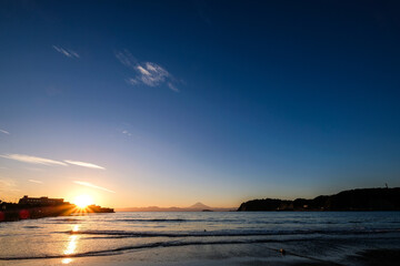 Fototapeta premium 神奈川県逗子市逗子海岸からの夕日