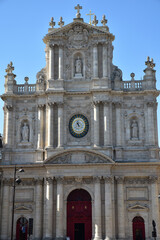 Façade baroque de Saint-Paul-Saint-Louis à Paris. France