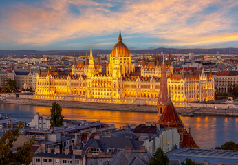 Fototapeta na wymiar Hungarian parliament building at sunset in Budapest, Hungary