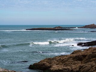 vagues en Bretagne - 680572360