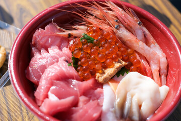 テイクアウトの海鮮丼
