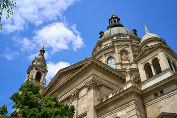 Fototapeta na wymiar St. Stephen's Basilica (Szent István Bazilika) in Budapest, Hungary.