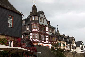 Obraz premium Blummenfelds Germany View of the city on a cloudy spring day