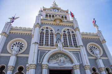 Fachada de la Basílica de Nuestra Señora de los Ángeles en la ciudad de Cartago en Costa Rica