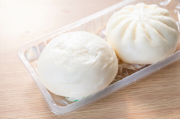 ふんわりラップしたレンチン前の中華まん