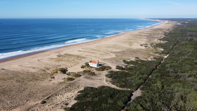 Image a&eacute;rienne de la Chapelle Sainte-Th&eacute;r&egrave;se dans le Sud Ouest de la France. 