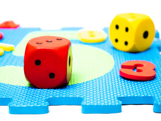 Educational games. Colored cubes and numbers for kindergarten. Puzzles. - 680691738