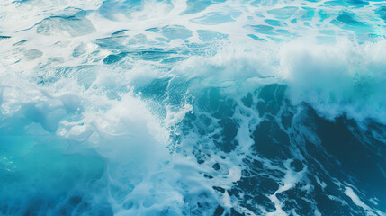 Fototapeta premium Close up foamy waves rolling up in ocean