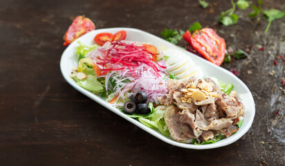 Vegetable Salad with Stir-Fried Meat