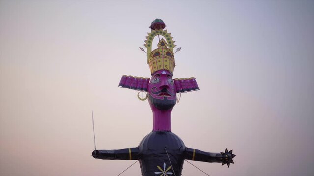 Dussehra Festival - Burning Ravana Effigies in mumbai, Religion in India