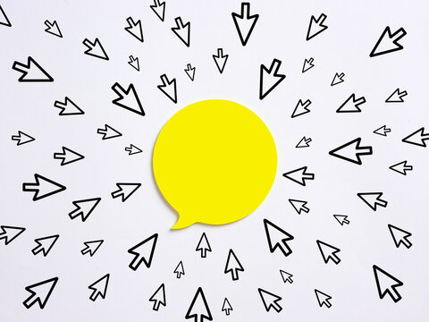 Blank yellow speech bubble surrounded by directional arrows. Background for announcement messages with copy space for text. - Powered by Adobe