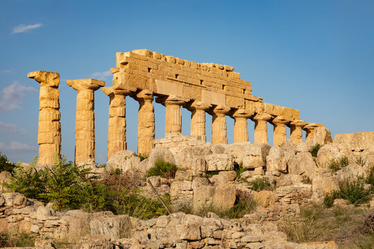 Italy, Sicily, Selinunte, Exterior of ancient Greek temple
