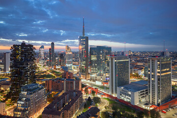 Milan, Italy Cityscape at Dawn - obrazy, fototapety, plakaty