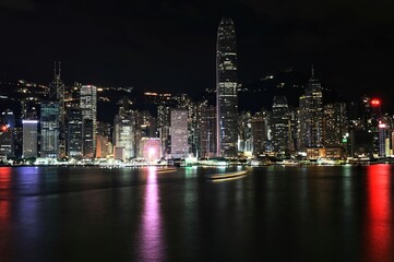 Fototapeta na wymiar Hong-Kong city skyline at night